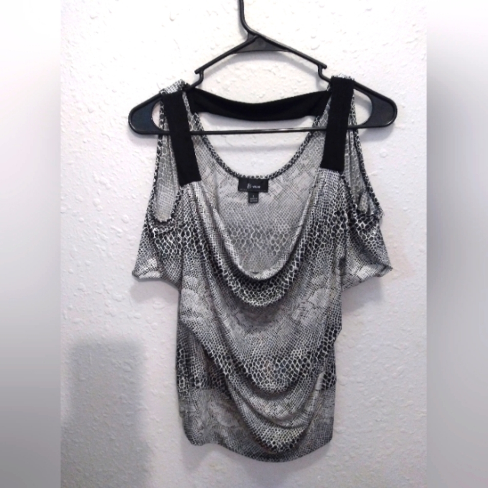 B Wear cold shoulder top